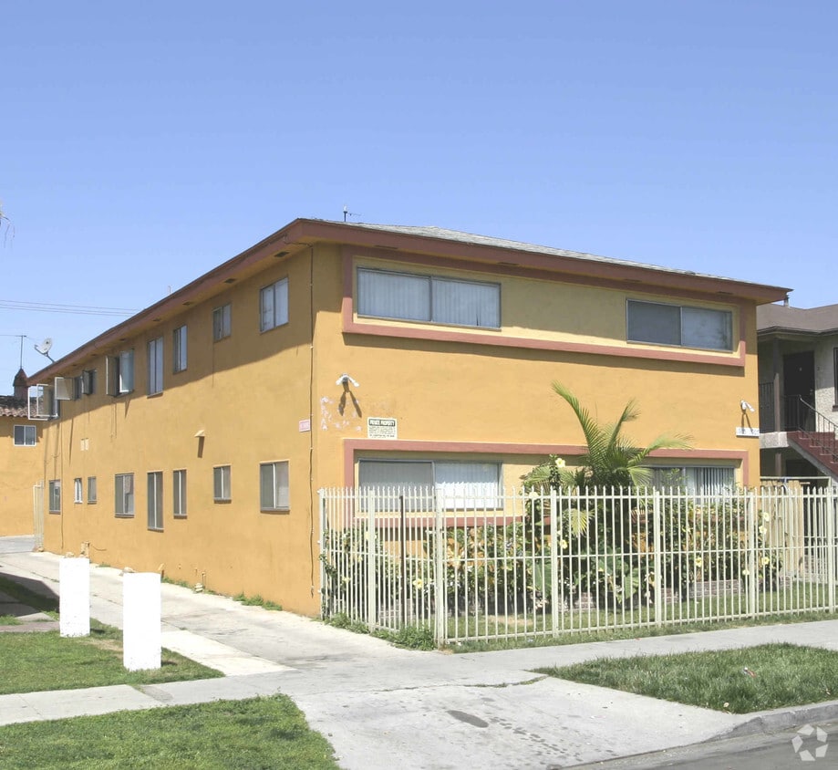 Building Photo - Collage Apartments