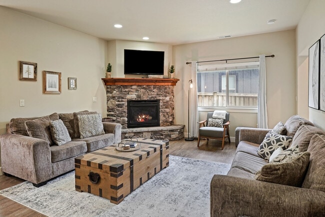 Building Photo - 60999 SE Geary Dr