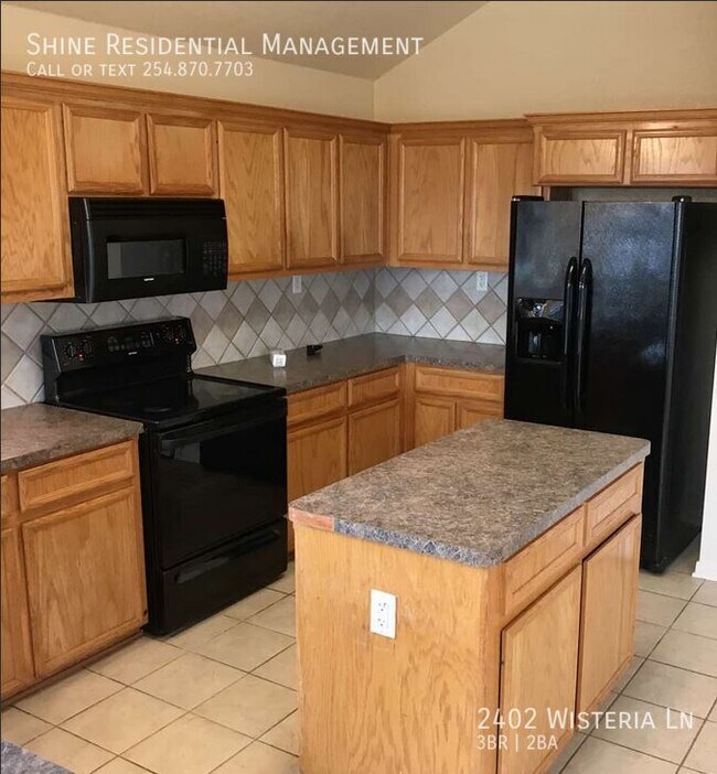 Foto del edificio - 2402 Wisteria Ln