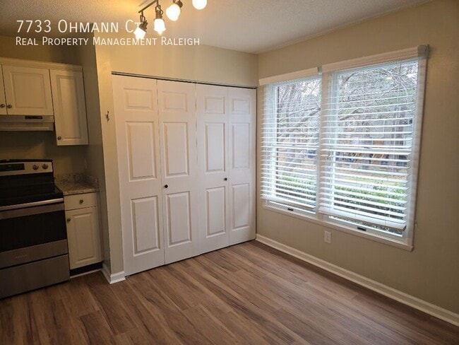 Building Photo - 7733 Ohmann Ct