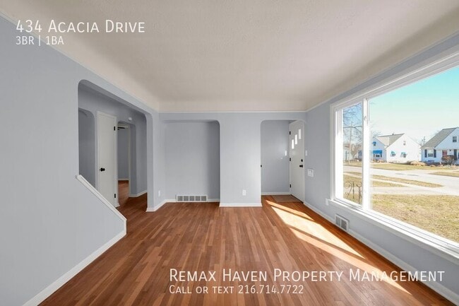 Foto del edificio - 434 Acacia Dr