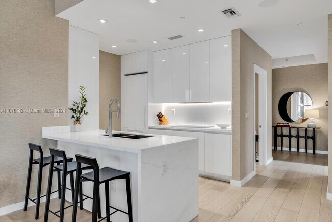 Foto del edificio - 801 South Pointe Dr