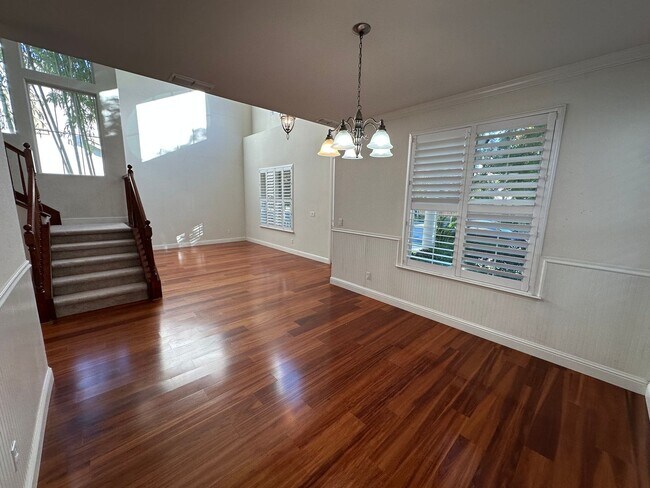 Building Photo - Beaitiful 4 Bedroom, 2.5 Bath Mountain Hou...