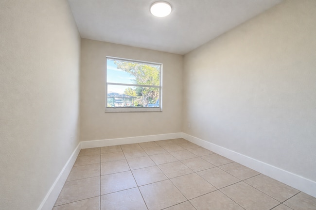 Building Photo - Karlov St Tri-Plex