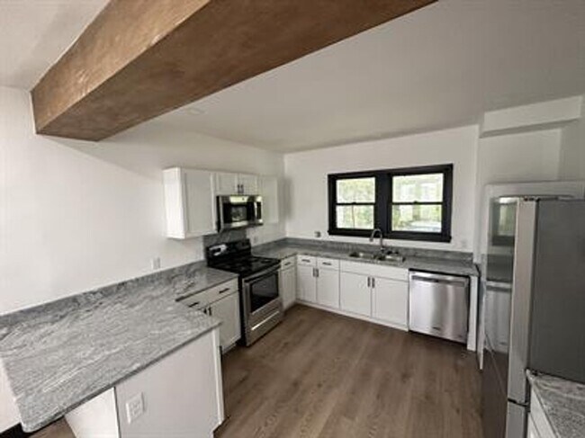 Foto del edificio - 806 W Stoughton Street