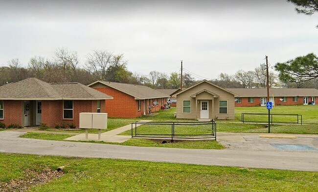 Foto del edificio - 503 Crooked Creek Rd
