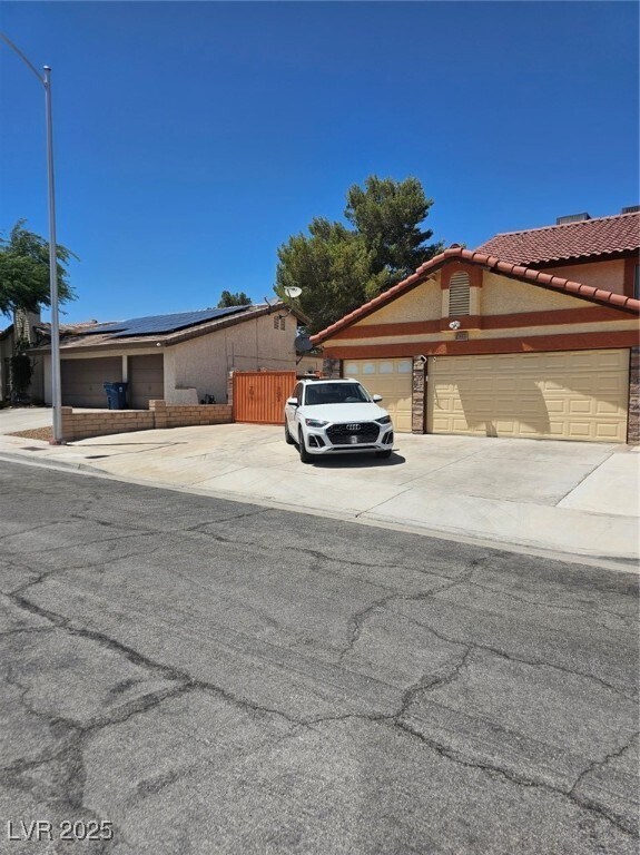 Building Photo - 8600 Abanico Ct