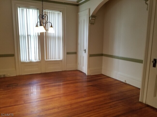 Foto del edificio - 835 Kensington Ave