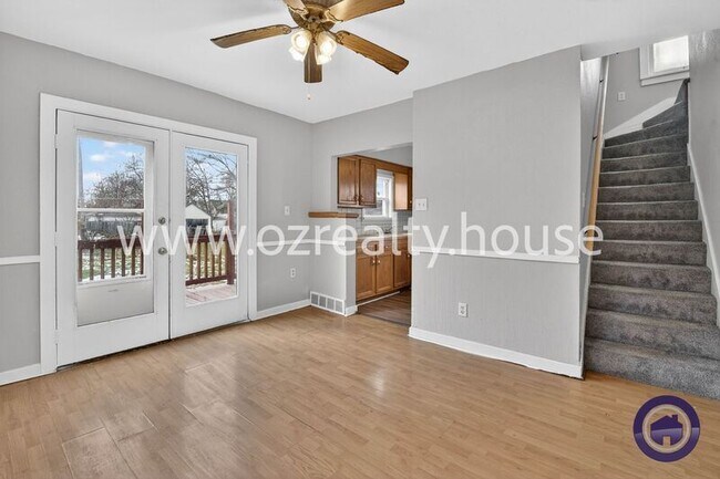 Building Photo - 3377 Lagrange St