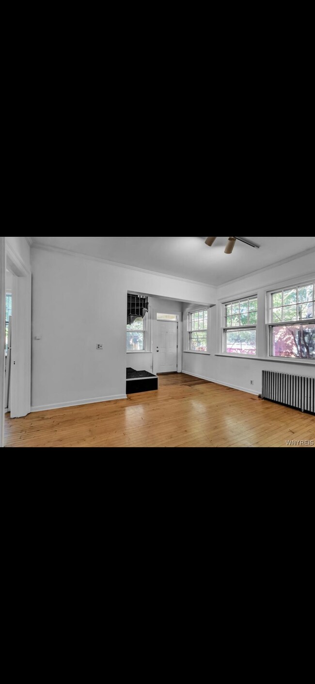 Foto del edificio - 444 Linwood Ave