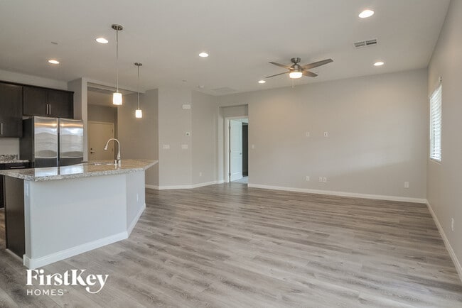 Building Photo - 305 Cadence Vista Dr