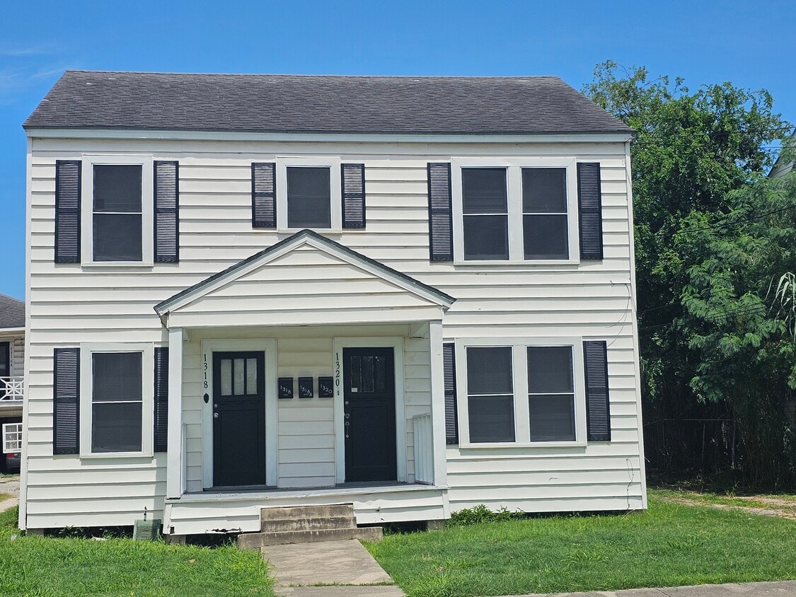 Primary Photo - 1318 6th St