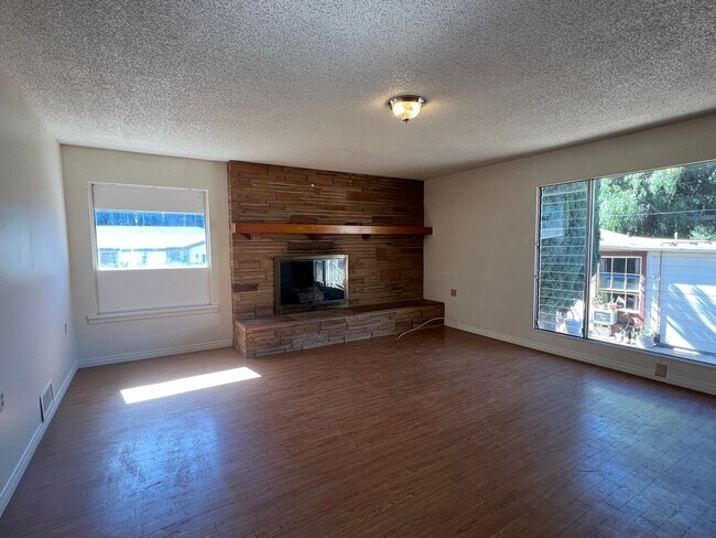 Building Photo - 935 Tico Rd