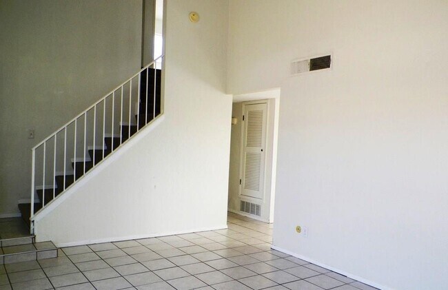 Foto del edificio - 9932 Agena Ln