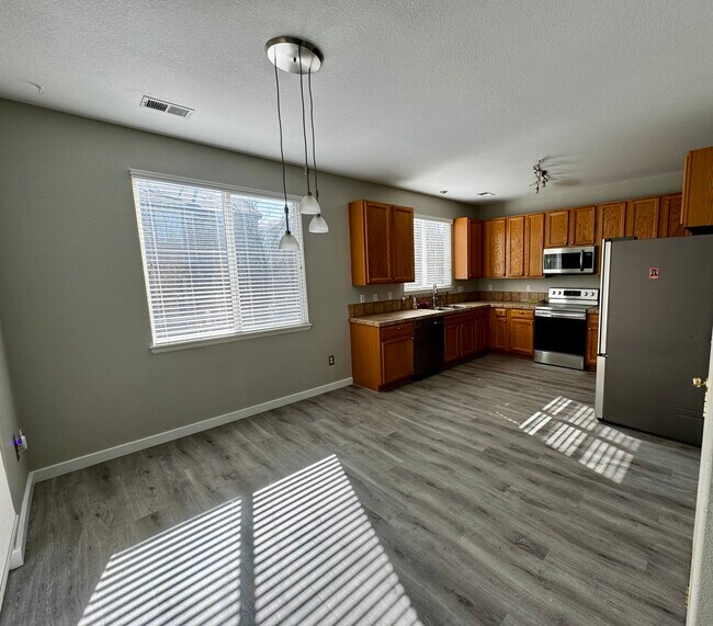 Building Photo - 1160 S Fultondale Ct