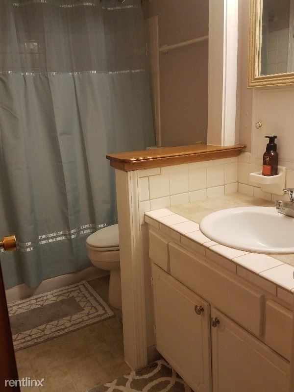Building Photo - 2 br, 1.5 bath Townhome - 2440 Colvin Blvd