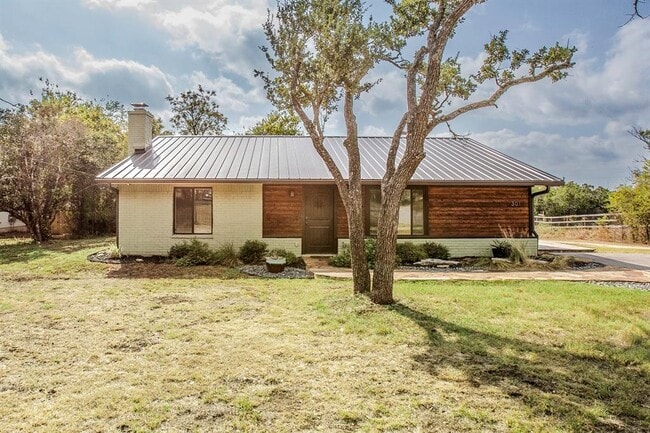 Building Photo - 301 Judy Dr