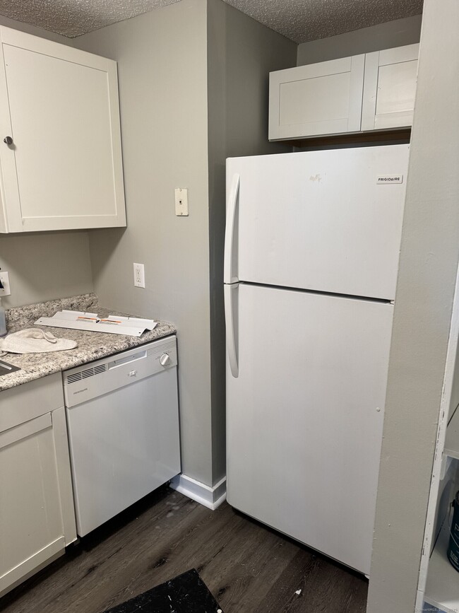 Building Photo - 241 Burgundy Hill Ln