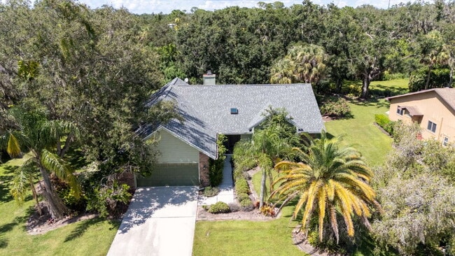 Foto del edificio - Enjoy Florida living in this spacious 3BR/...