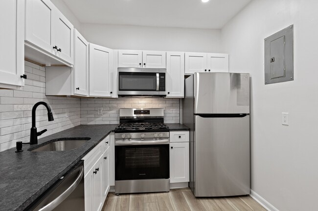 Building Photo - 96- 100 Chestnut St