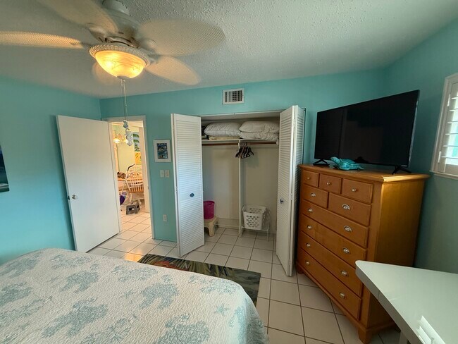 Foto del edificio - 701 Barcelona Ave