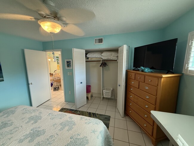 Building Photo - 701 Barcelona Ave