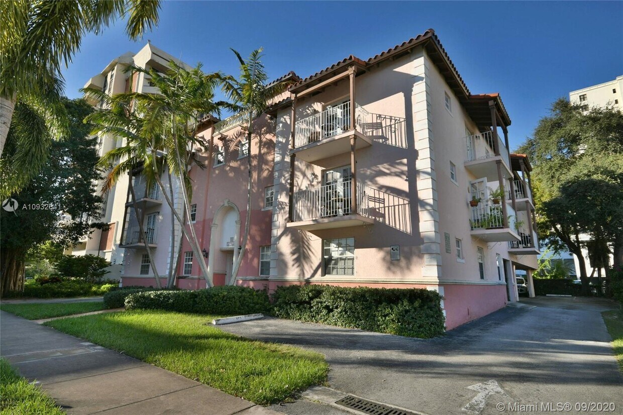 29 Santillane Ave Unit 4, Coral Gables, FL 33134 Apartment for Rent
