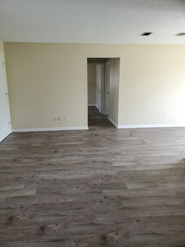 Building Photo - Adorable Rental Opportunity!