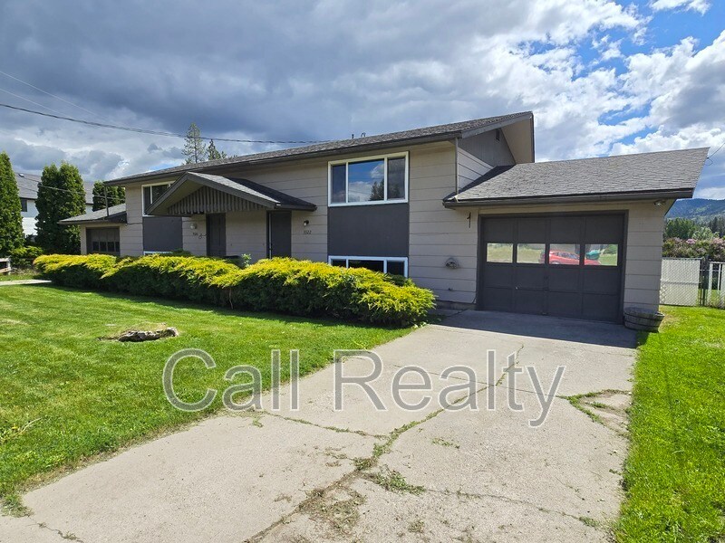 Primary Photo - 3322 S Raymond Cir