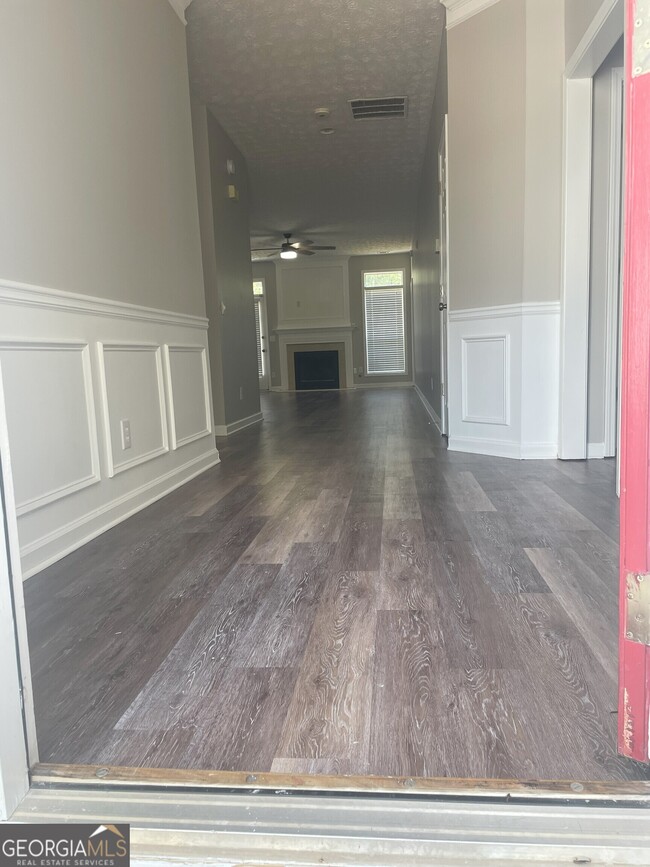 Building Photo - 140 Aven Ct