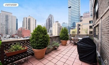 Building Photo - 340 E 74th St