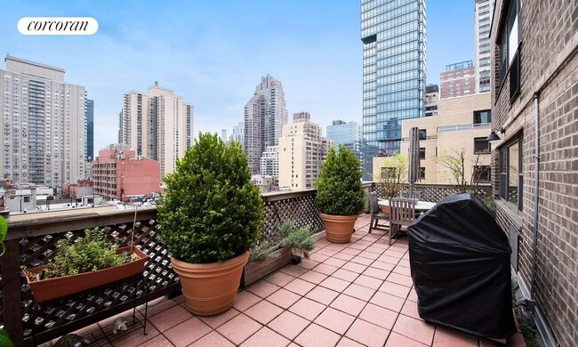 Building Photo - 340 E 74th St