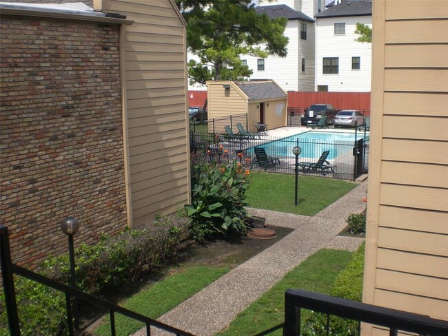 Foto del edificio - 3303 W Greenridge Dr
