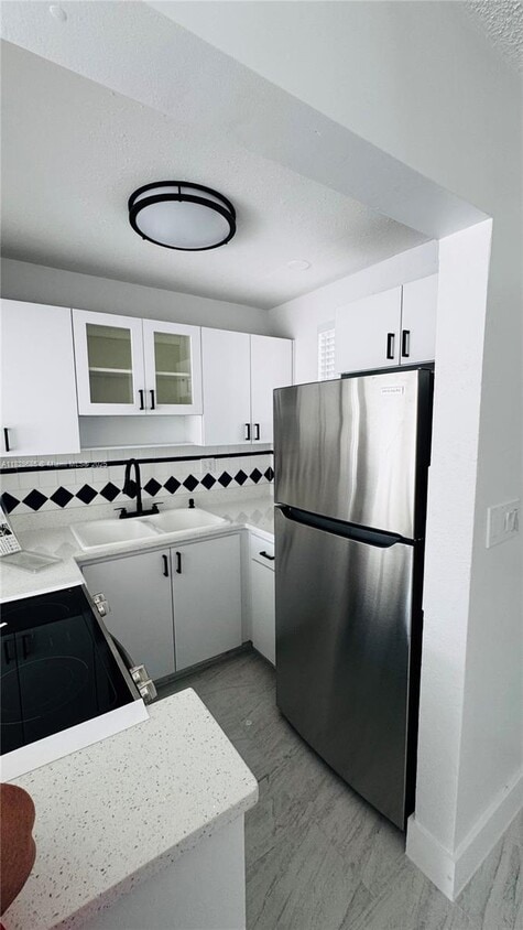 Primary Photo - 2385 NW 11th St