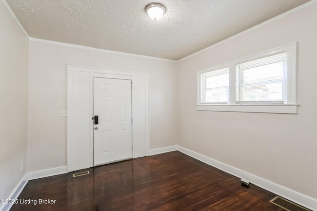 Building Photo - 110 S 41st St