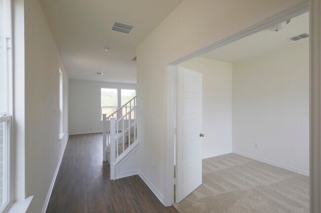 Building Photo - 11427 Arabette