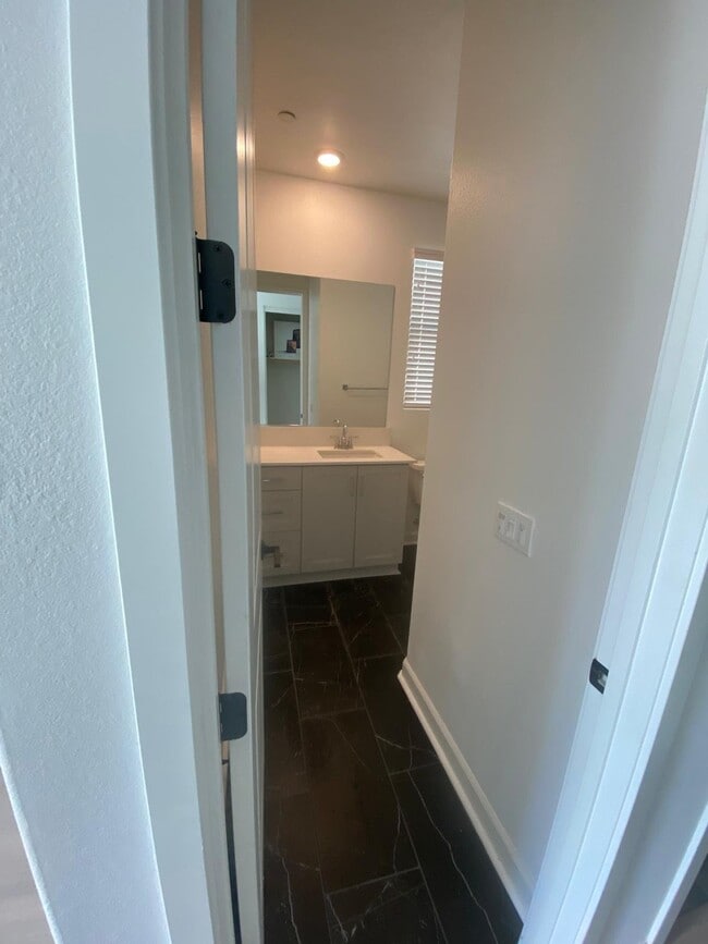 Building Photo - 705 Westbrook Loop