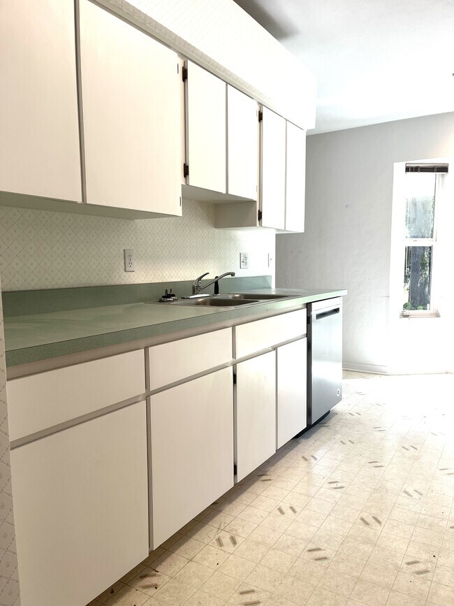 Foto del edificio - 4118 NW 62nd Ave