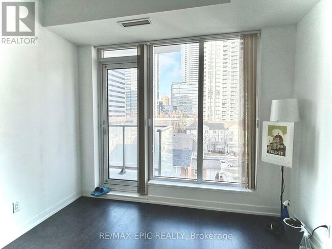 Photo du bâtiment - 28 Avondale Ave