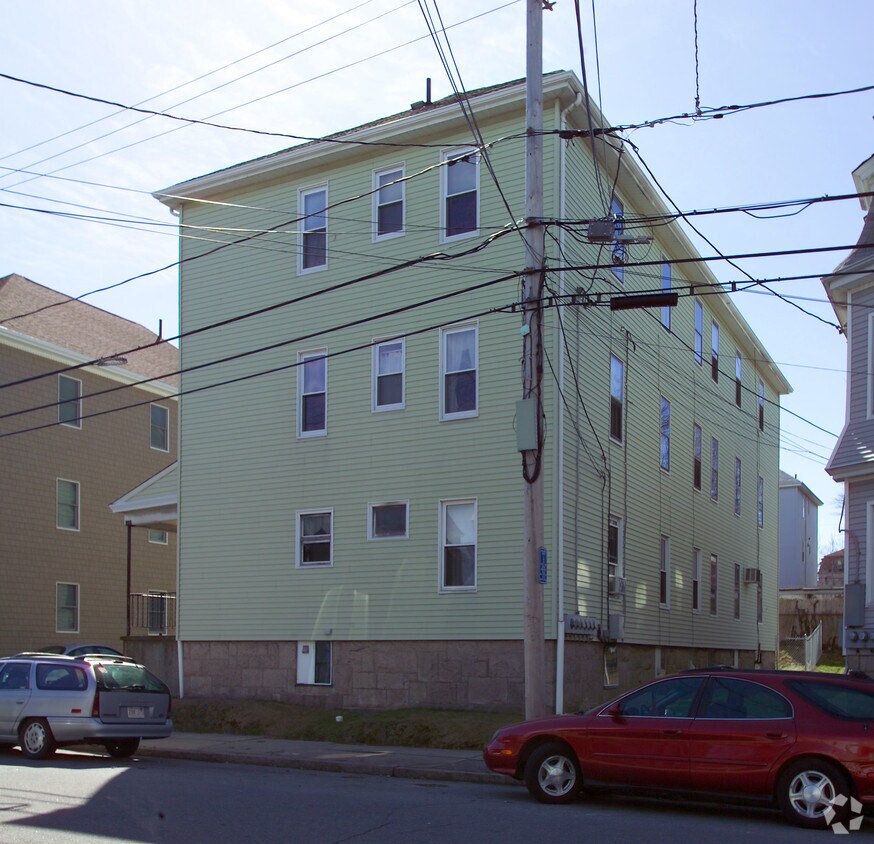 Building Photo - 137 Oliver St