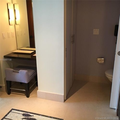 Foto del edificio - 6801 Collins Ave