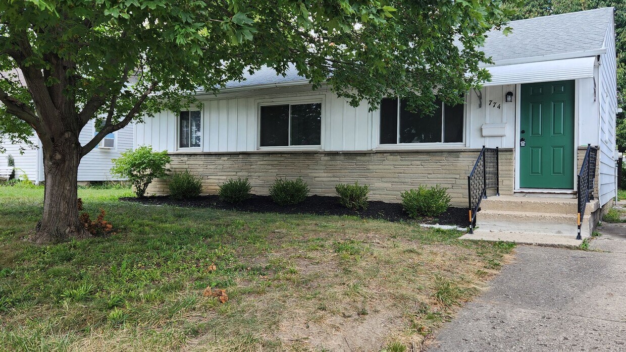 Foto principal - Charming 3-Bedroom Ranch in North Linden