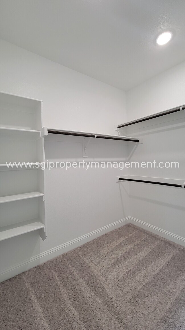 Foto del edificio - 1064 Keswick Dr