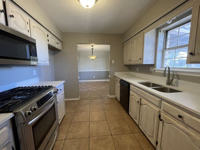 Foto del edificio - 113 Deerwood Ln