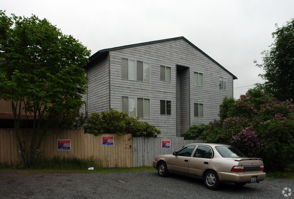 Building Photo - 950 107th St