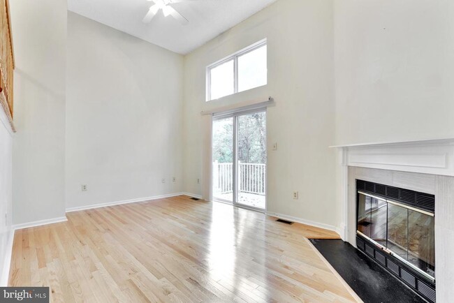 Building Photo - 140 S Barrow Pl