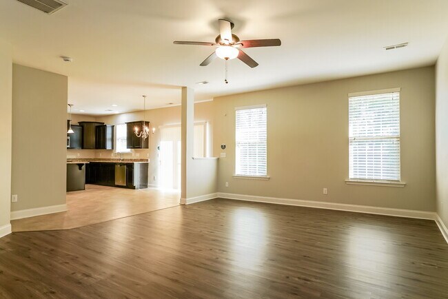 Foto del edificio - 158 Outwater Ridge Dr