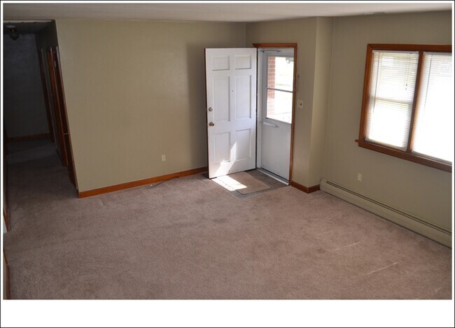 Building Photo - 908 Gould Ave
