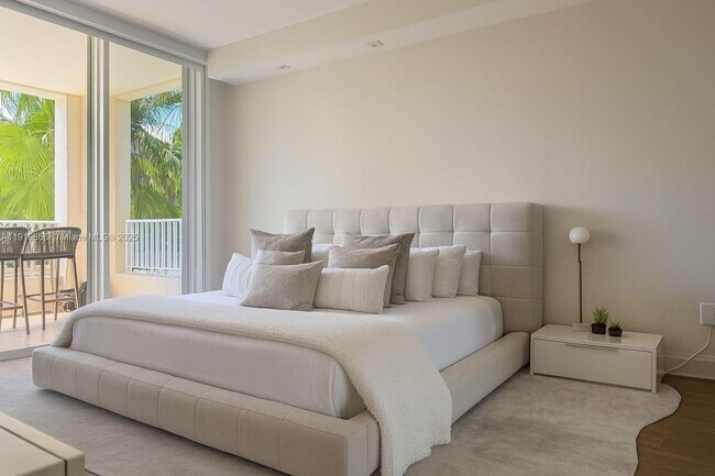 Foto del edificio - 711 Crandon Blvd