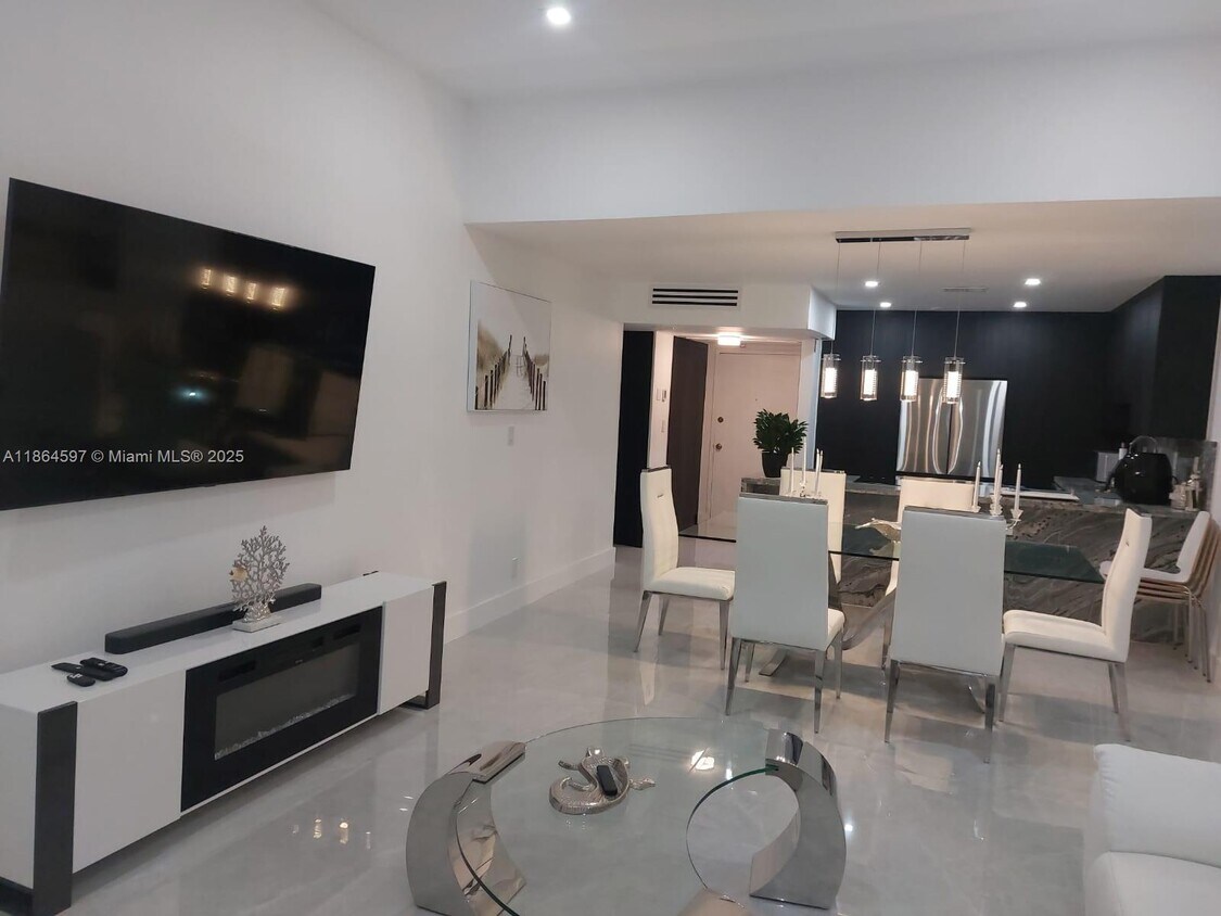 Foto principal - 3180 S Ocean Dr